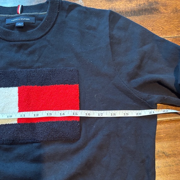 Tommy Hilfiger Men's Navy Sweater with Red and White Logo - Picture 6 of 6